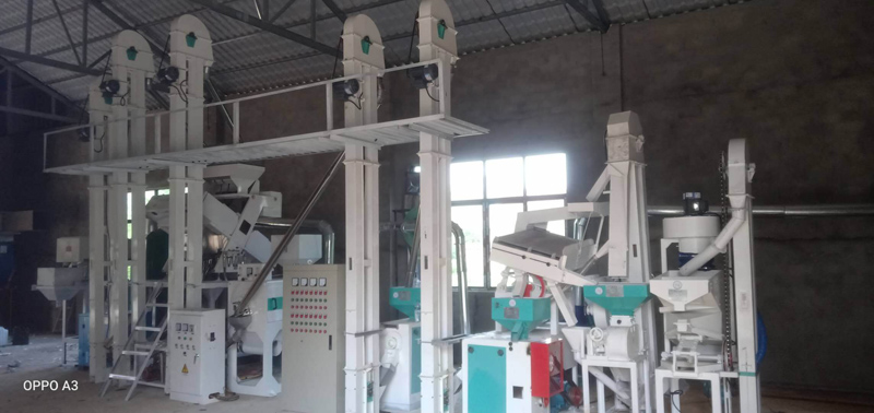 吉林長(zhǎng)春NZJ15型大米小米成套加工設(shè)備安裝調(diào)試完畢